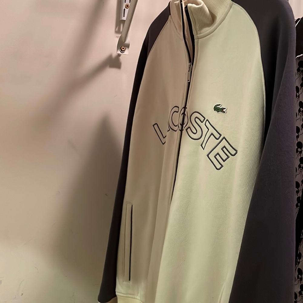 Zippered down sweatshirt